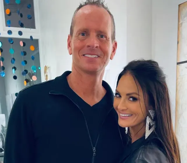 Lisa Barlow Husband Everything to Know About John Barlow, Their Marriage, Net Worth & Family Life