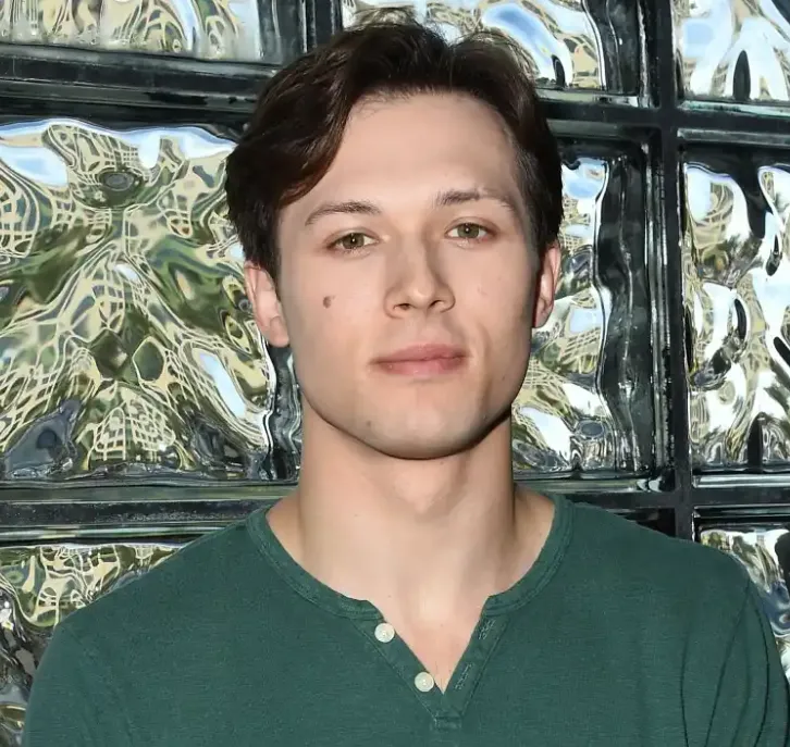 Leo Howard Height, Age, Net Worth, Relationship, Career & Full Biography