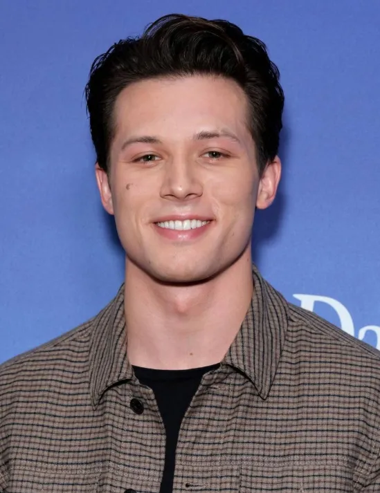 Leo Howard Height, Age, Net Worth, Relationship, Career & Full Biography