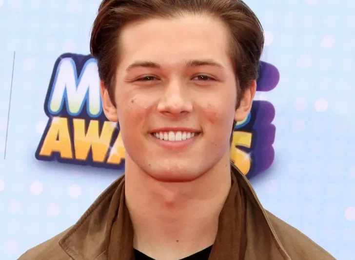Leo Howard Height, Age, Net Worth, Relationship, Career & Full Biography