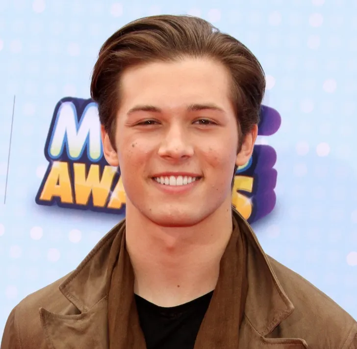 Leo Howard Height, Age, Net Worth, Relationship, Career & Full Biography