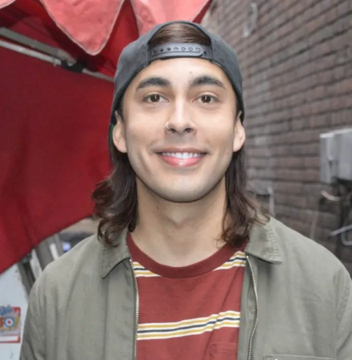 Vic Fuentes Height, Age, Net Worth, Relationship, Career & More